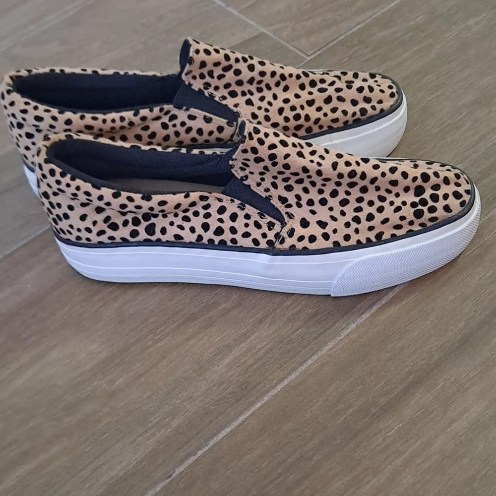 Shoes - Picture 2 of 3